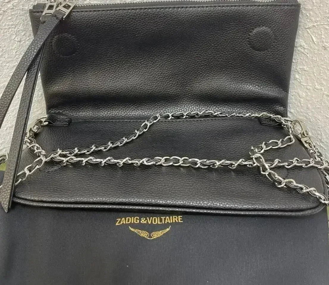Sac à Main Femme Élégant – Bandoulière Chaîne & Détails Cloutés – Style Vintage Chic Zadig Voltaire
