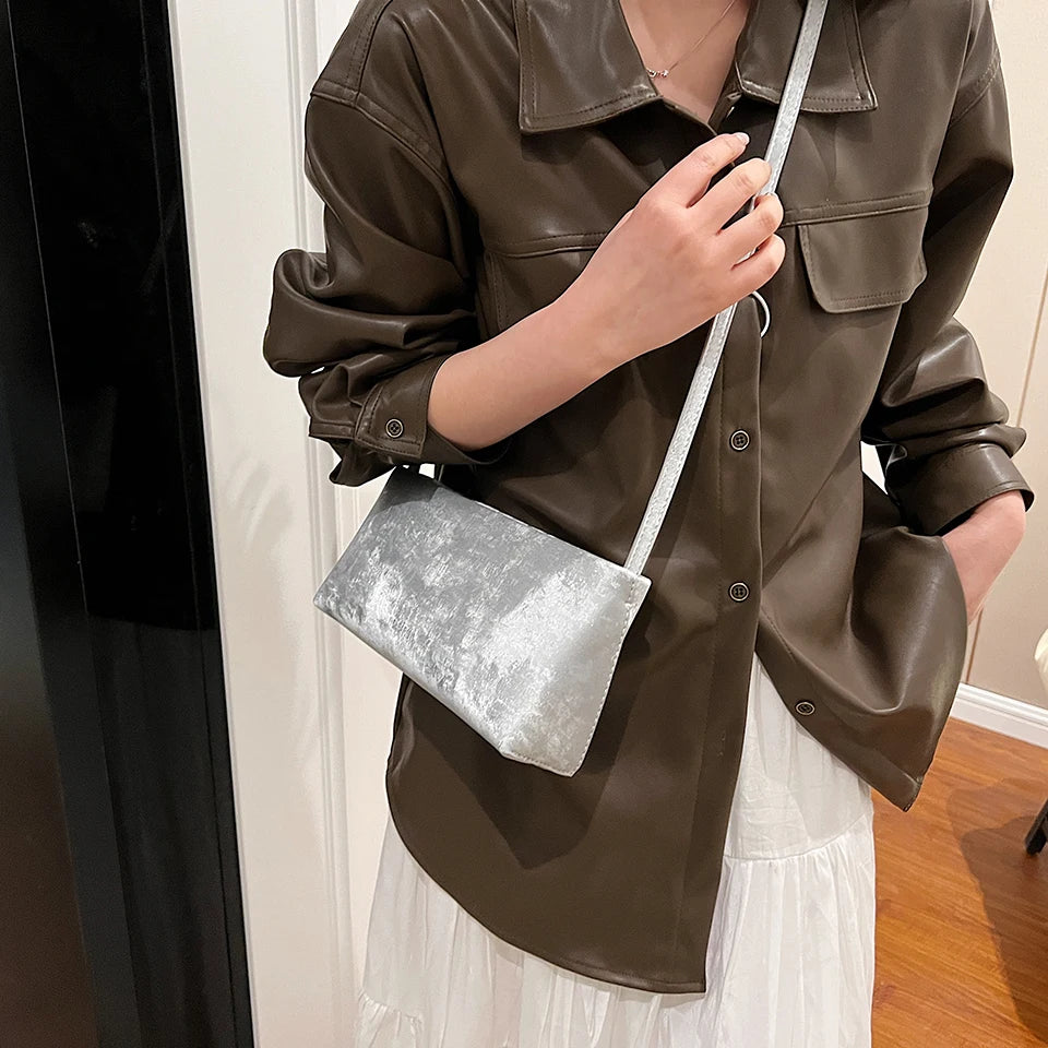 Petit Sac Bandoulière Femme – Design Carré Élégant – Cuir PU Tendance 2025