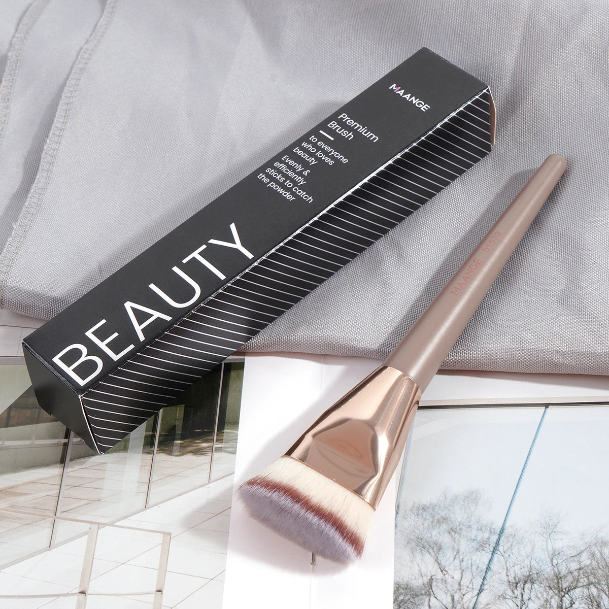 Pinceau Kabuki Plat MAANGE – Brosse Fond de Teint Liquide & Crème, Fibres Ultra-Douces, Application Parfaite