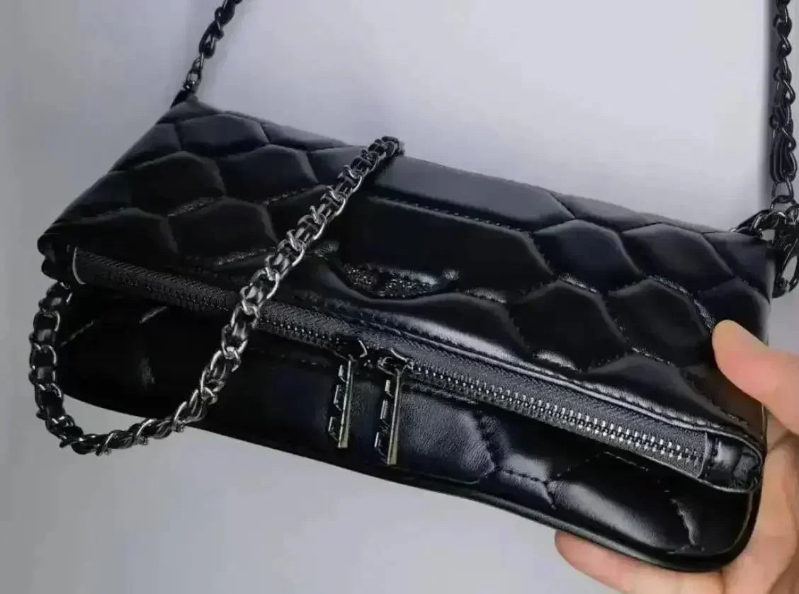 Sac à Main Femme Élégant – Bandoulière Chaîne & Détails Cloutés – Style Vintage Chic Zadig Voltaire