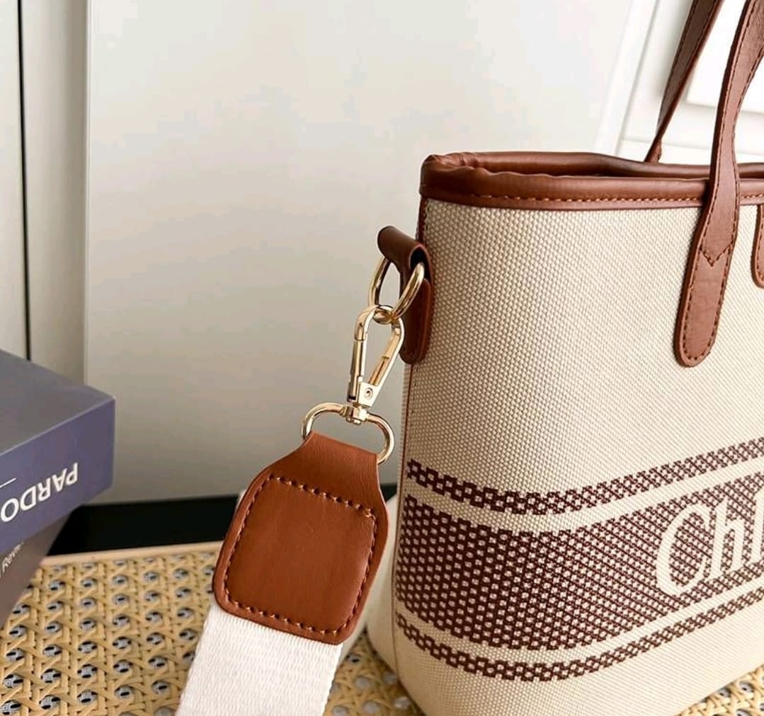 Sac fourre-tout en toile et simili cuir – Élégance décontractée
