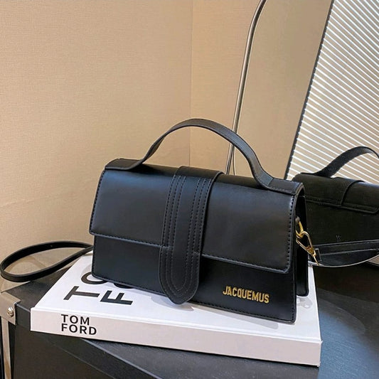 Sac à main rectangulaire en cuir lisse – Poignée & bandoulière – Format 24 cm JACQUEMUS