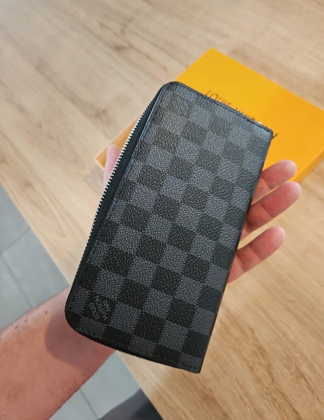 Portefeuille zippé damier noir – 20 x 15 cm – Grande capacité