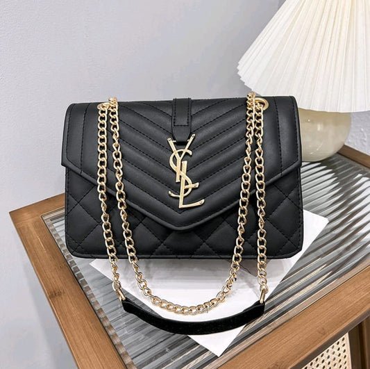 Sac bandoulière matelassé noir – Chaîne dorée et design chic