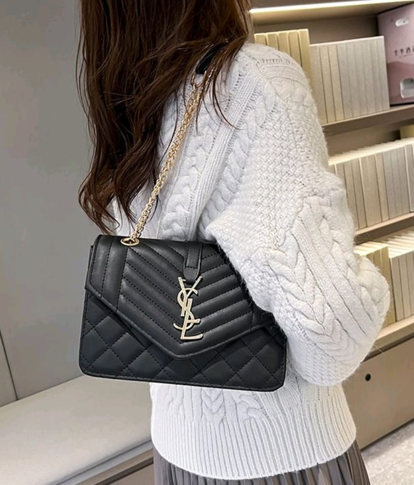 Sac bandoulière matelassé noir – Chaîne dorée et design chic