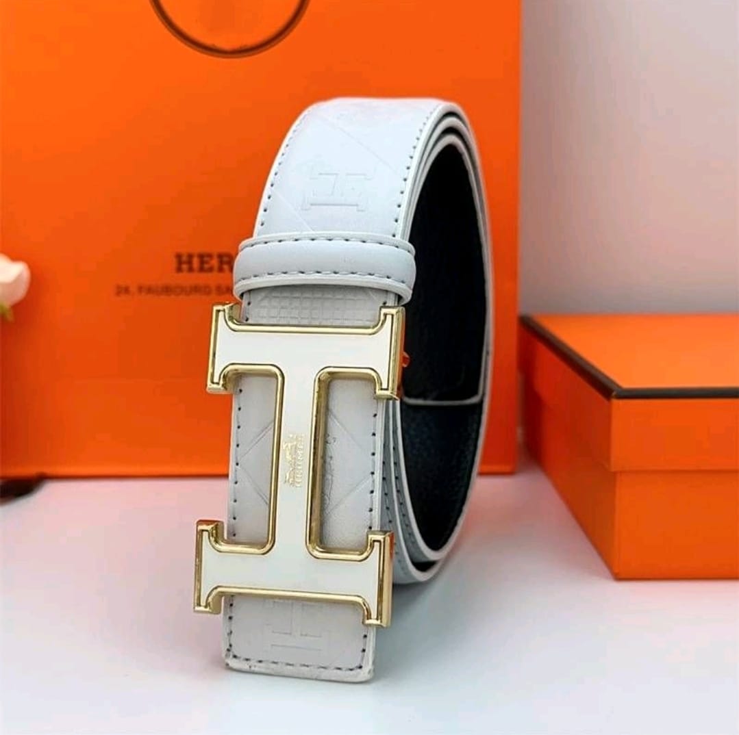 Ceinture Femme Élégante avec Boucle Dorée – Style Luxe & Intemporel – Cuir Végan Haute Qualité